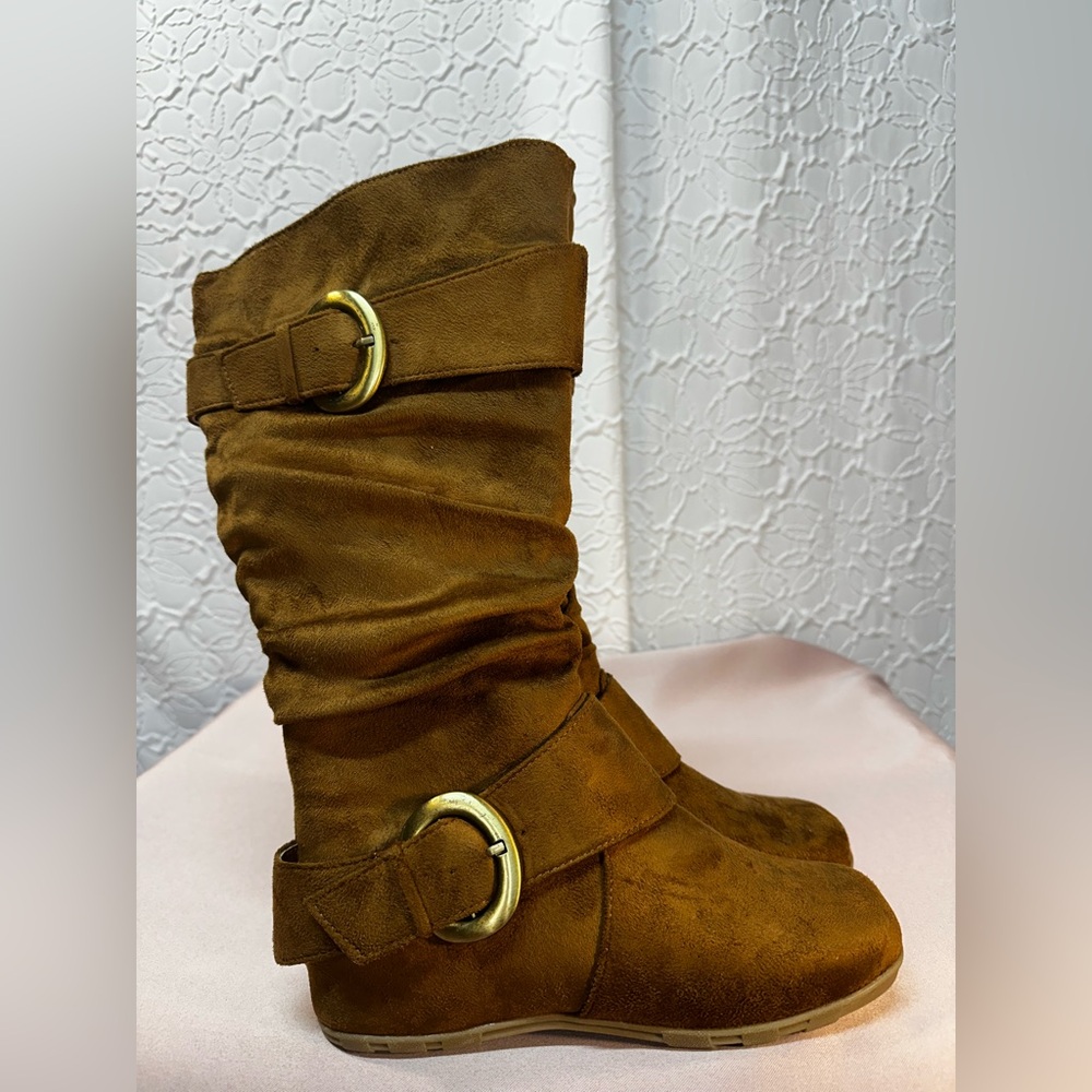Brown Suede Women's Boots (6.5) ‼️NWOB‼️